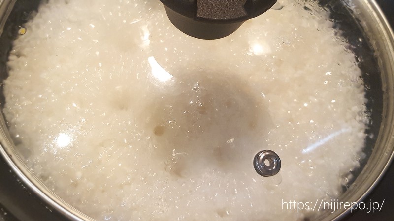 白米×ゼンライスを鍋で炊く